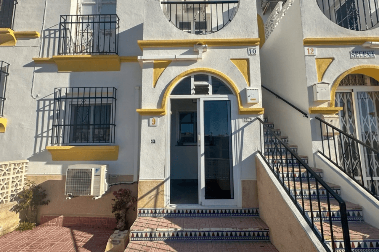 Apartamento reformado en planta baja de 1 dormitorio en venta en el residencial ¨Mirador Del Mediterranéo ¨
