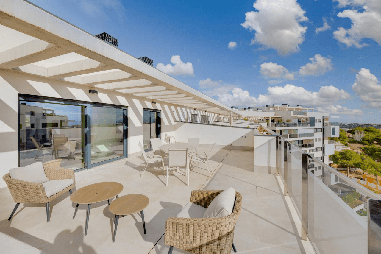 Espectacular Ático de 3 dormitorios en venta en Campoamor, Orihuela