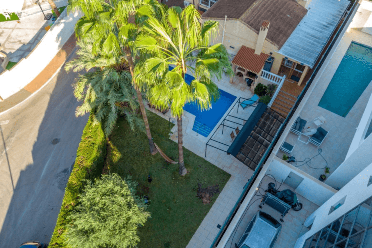 Chalet en venta de 4 habitaciones con piscina en Los Balcones, Torrevieja