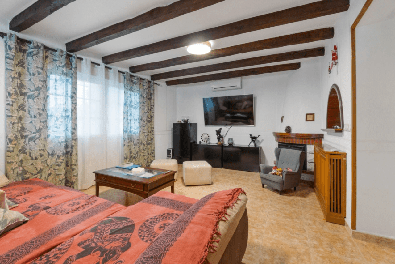 Chalet en venta de 4 habitaciones con piscina en Los Balcones, Torrevieja