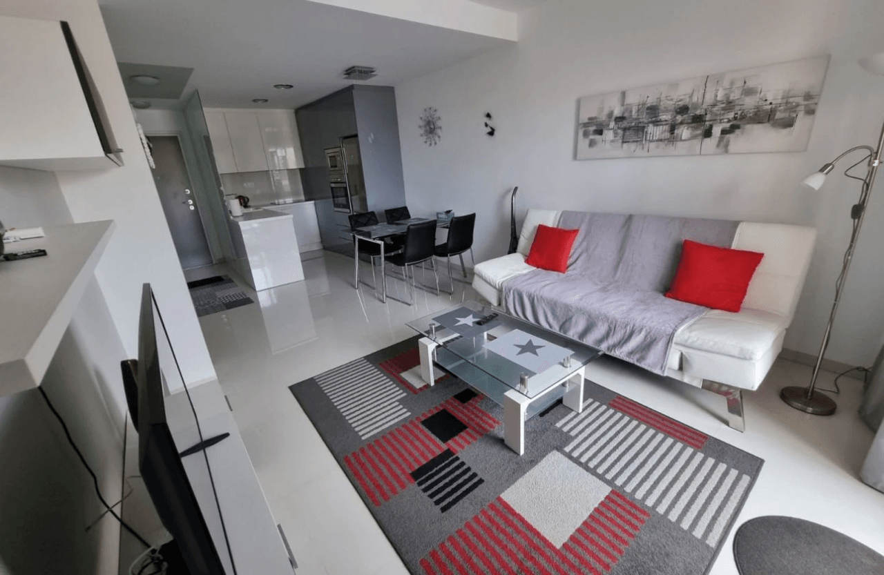 Bungalow en venta de 2 dormitorios en Mil Palmeras, Alicante.