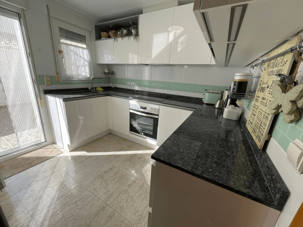 Casa adosada en venta con 3 dormitorios en Torre de la Horadada