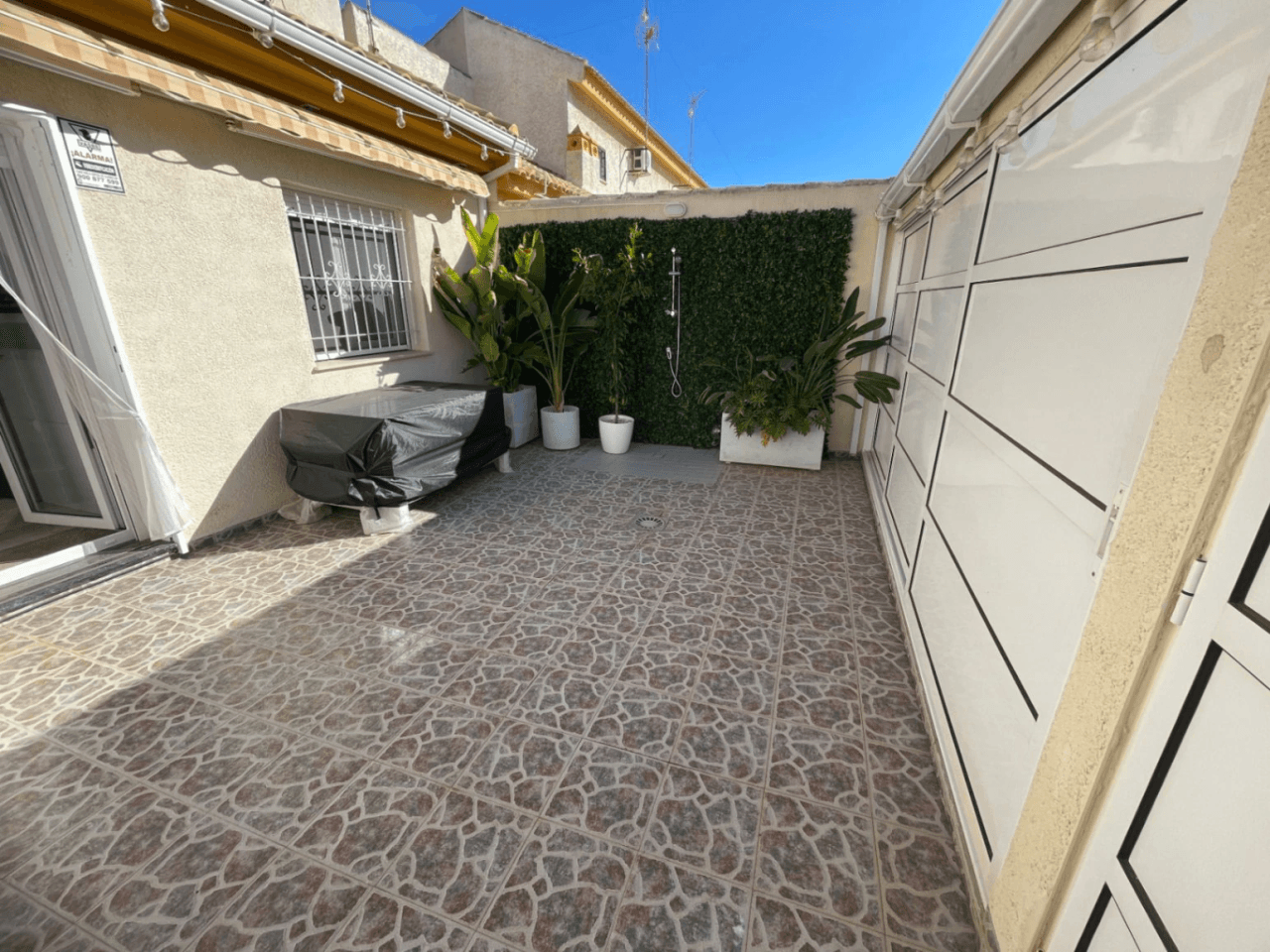 Casa adosada en venta con 3 dormitorios en Torre de la Horadada