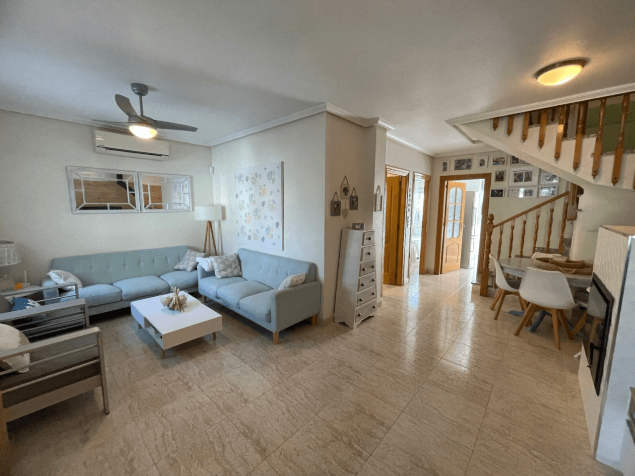 Casa adosada en venta con 3 dormitorios en Torre de la Horadada
