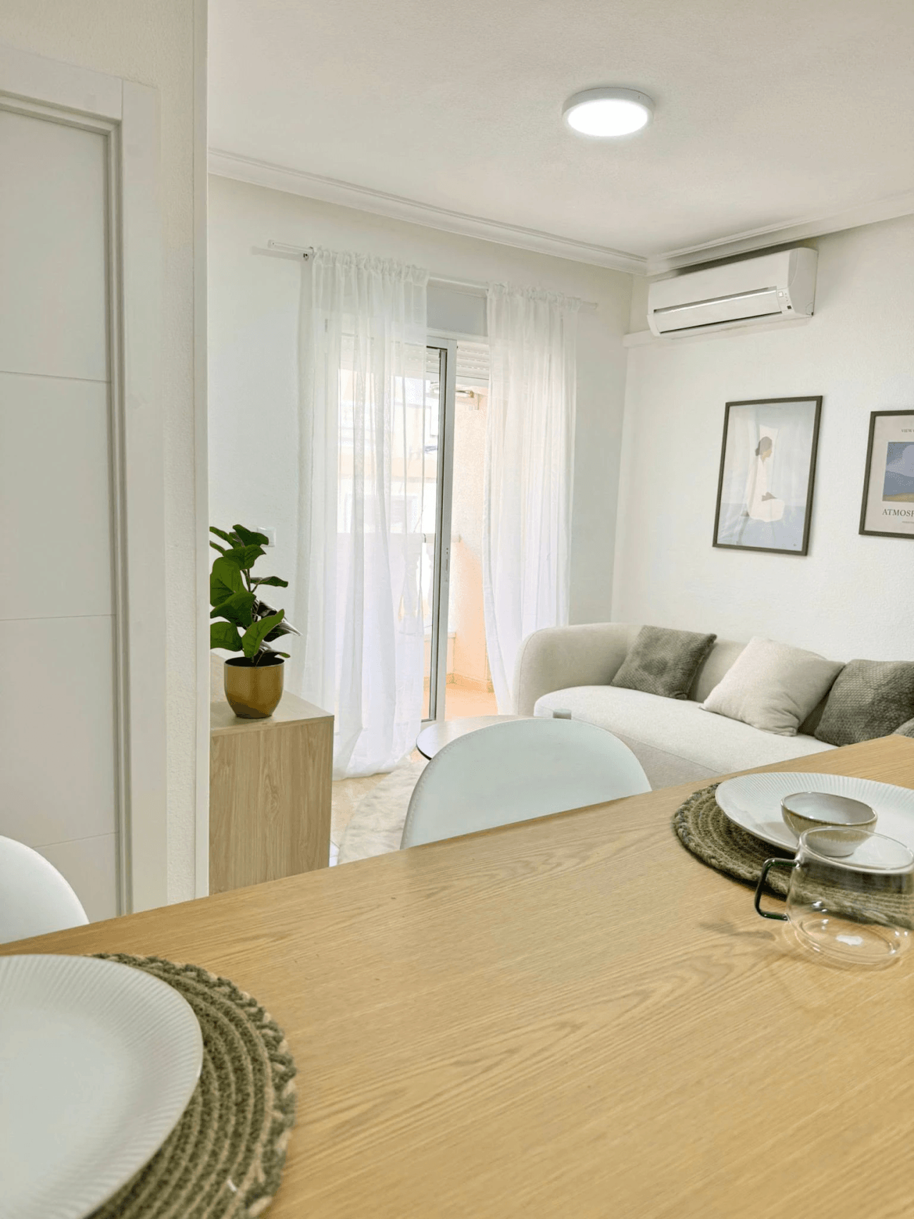 Piso en venta de 2 dormitorios en Torrevieja, Alicante