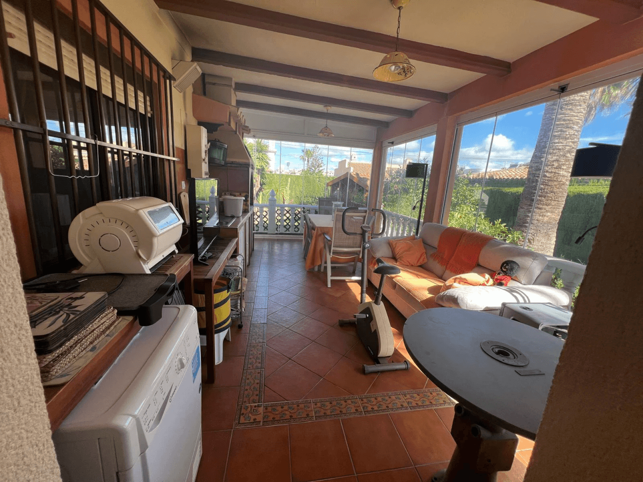 Chalet en venta en Orihuela con 3 dormitorios y piscina privado