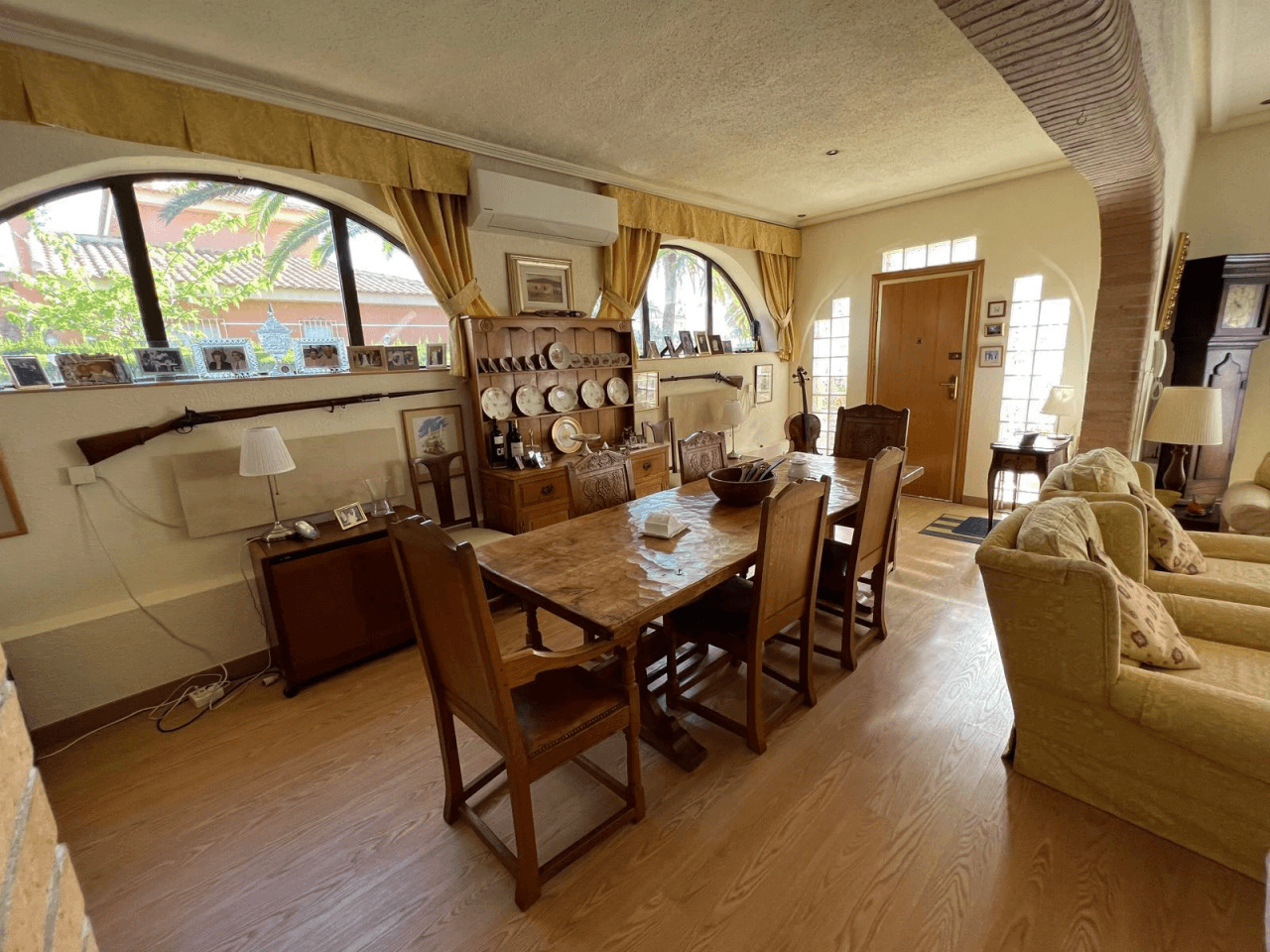 Chalet en venta en Orihuela con 3 dormitorios y piscina privado