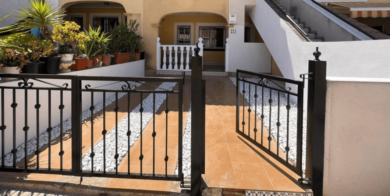 Bungalow en venta con 2 dormitorios en Los Balcones, Torrevieja