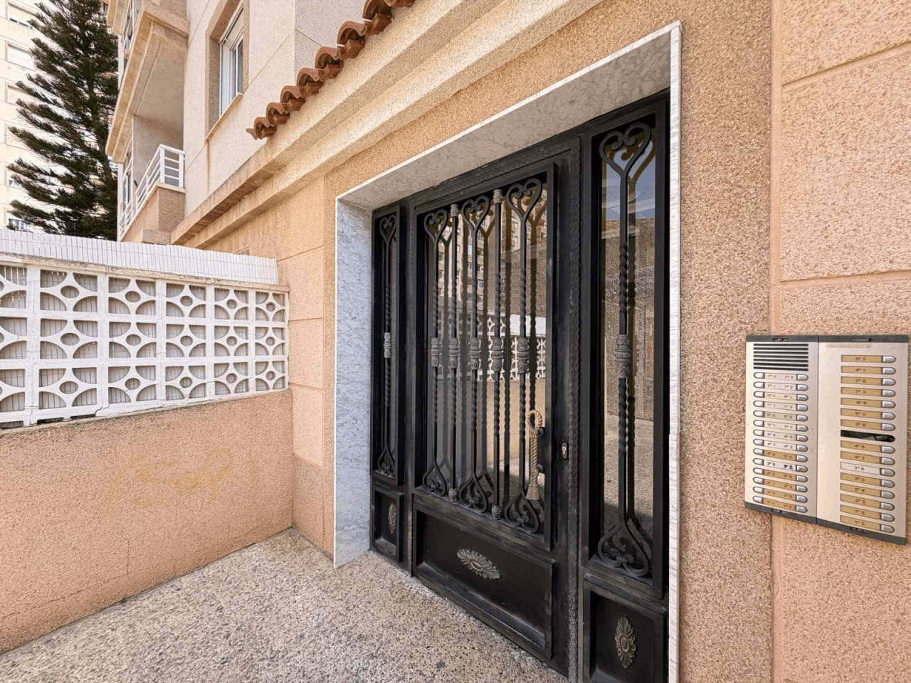 Apartamento en venta de 2 dormitorios en Torrevieja
