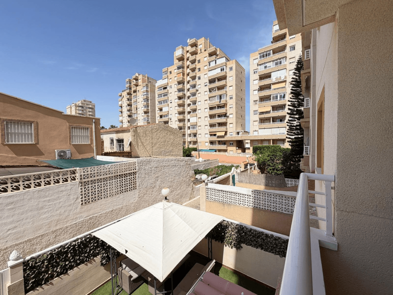 Apartamento en venta de 2 dormitorios en Torrevieja