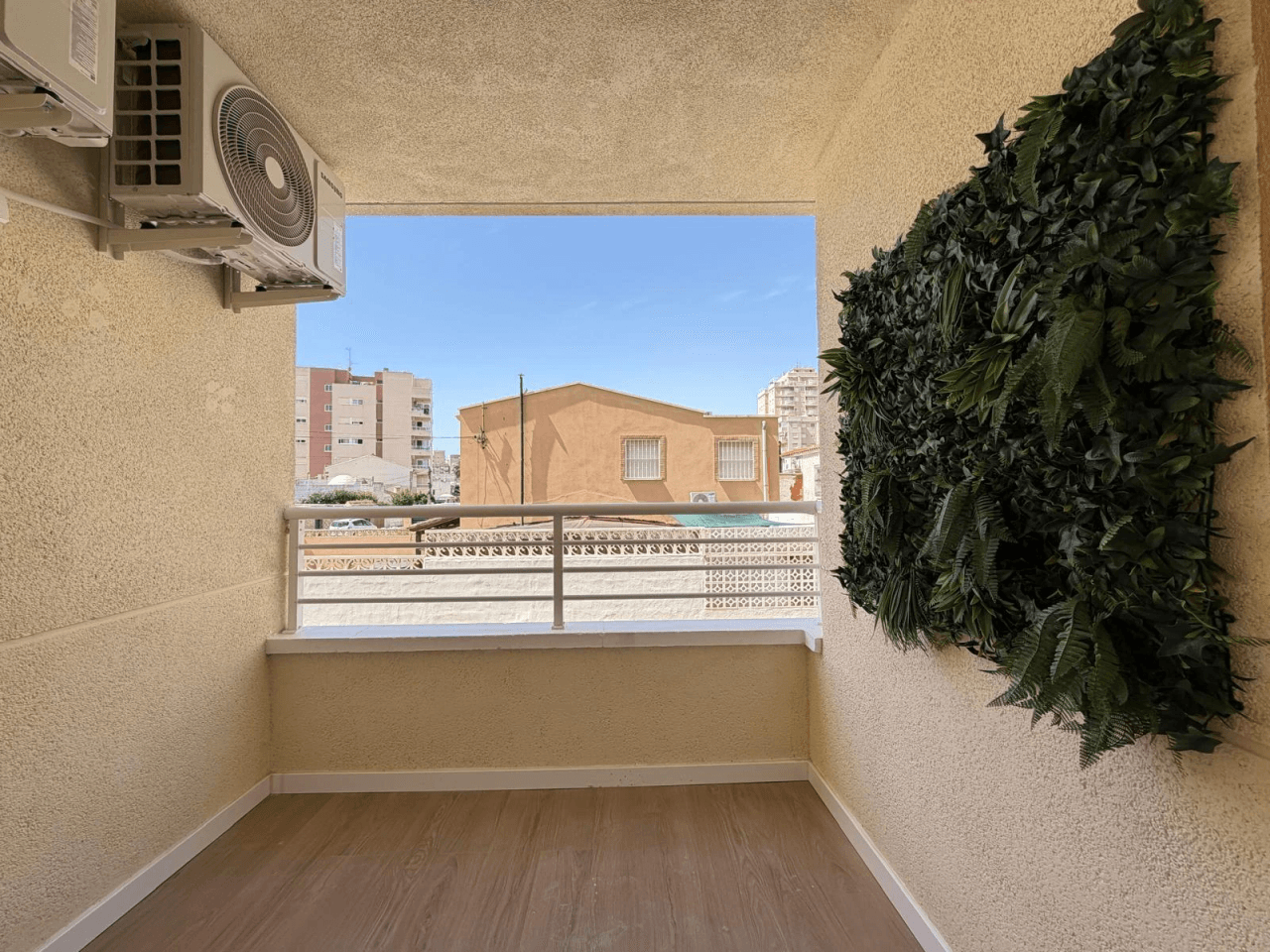 Apartamento en venta de 2 dormitorios en Torrevieja