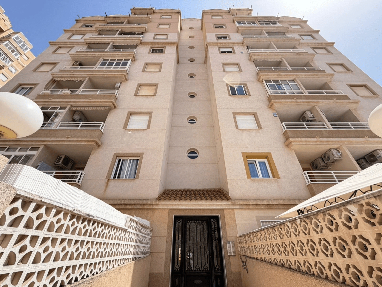 Apartamento en venta de 2 dormitorios en Torrevieja