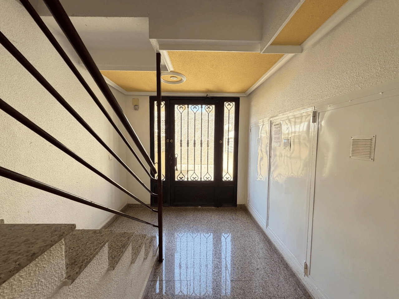 Apartamento en venta de 2 dormitorios en Torrevieja