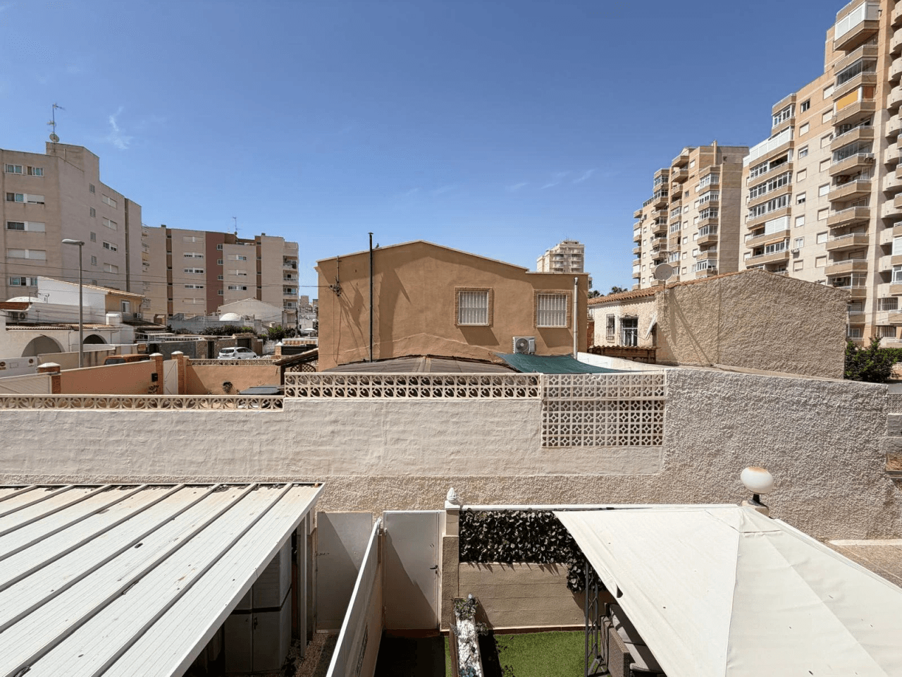 Apartamento en venta de 2 dormitorios en Torrevieja