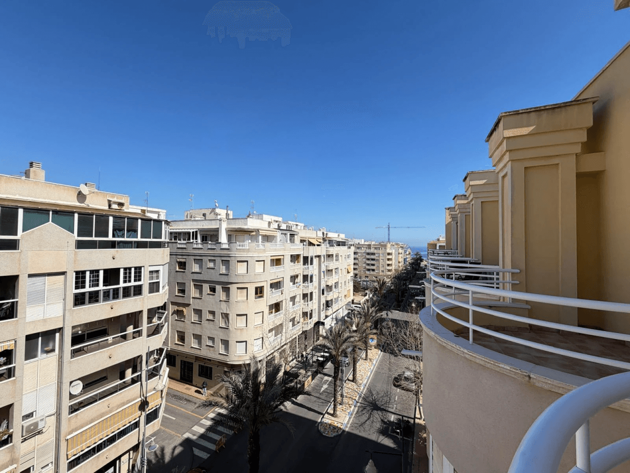 Ático en venta en Playa del Cura, Torrevieja - 2 habitaciones