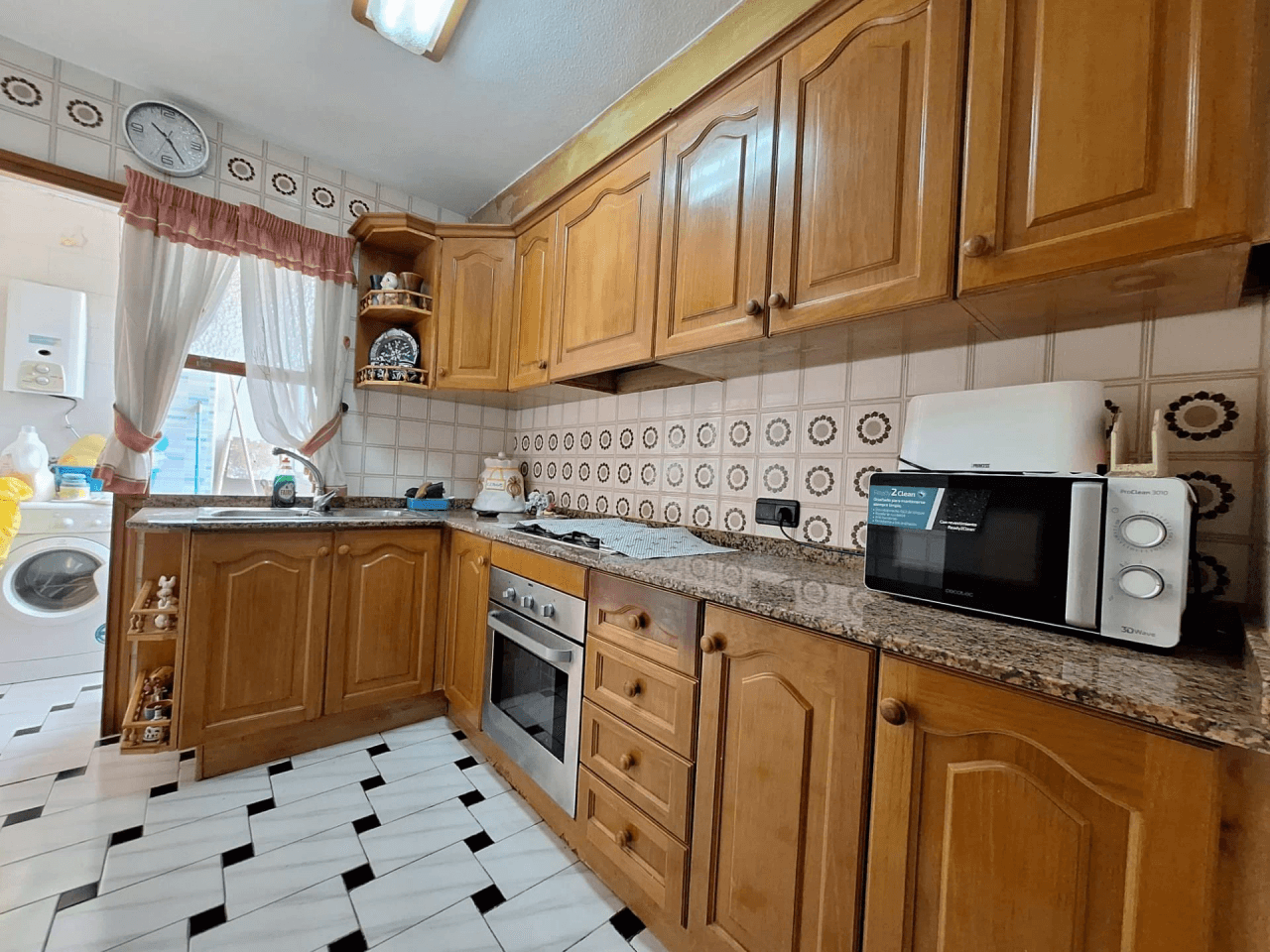 Apartamento en venta en Torrevieja, 3 dormitorios y 1 baño.