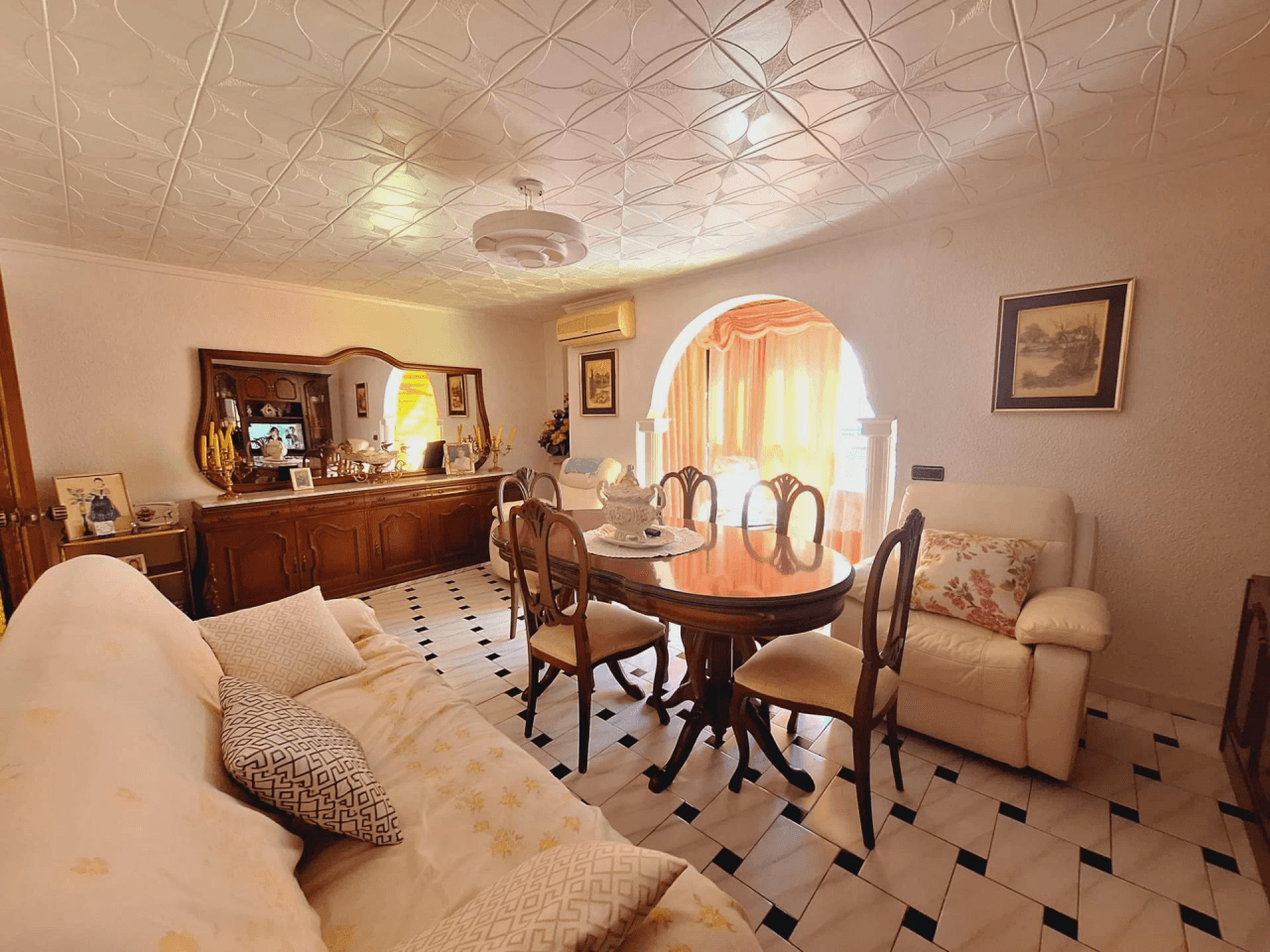 Apartamento en venta en Torrevieja, 3 dormitorios y 1 baño.