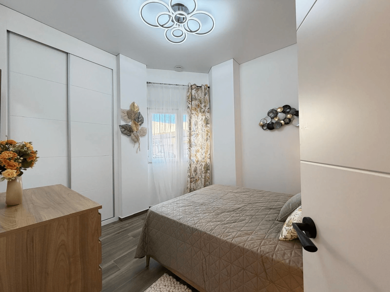 Apartamento en venta en Torrevieja, Puerto, 2 dormitorios.