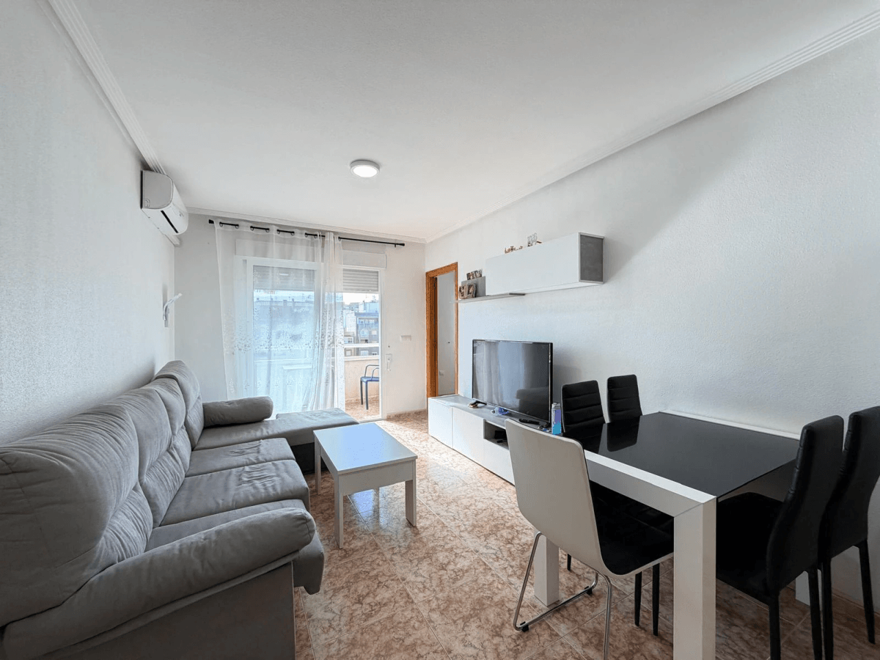 Apartamento en venta en Torrevieja, Cala del Palangre, 2 habitaciones.
