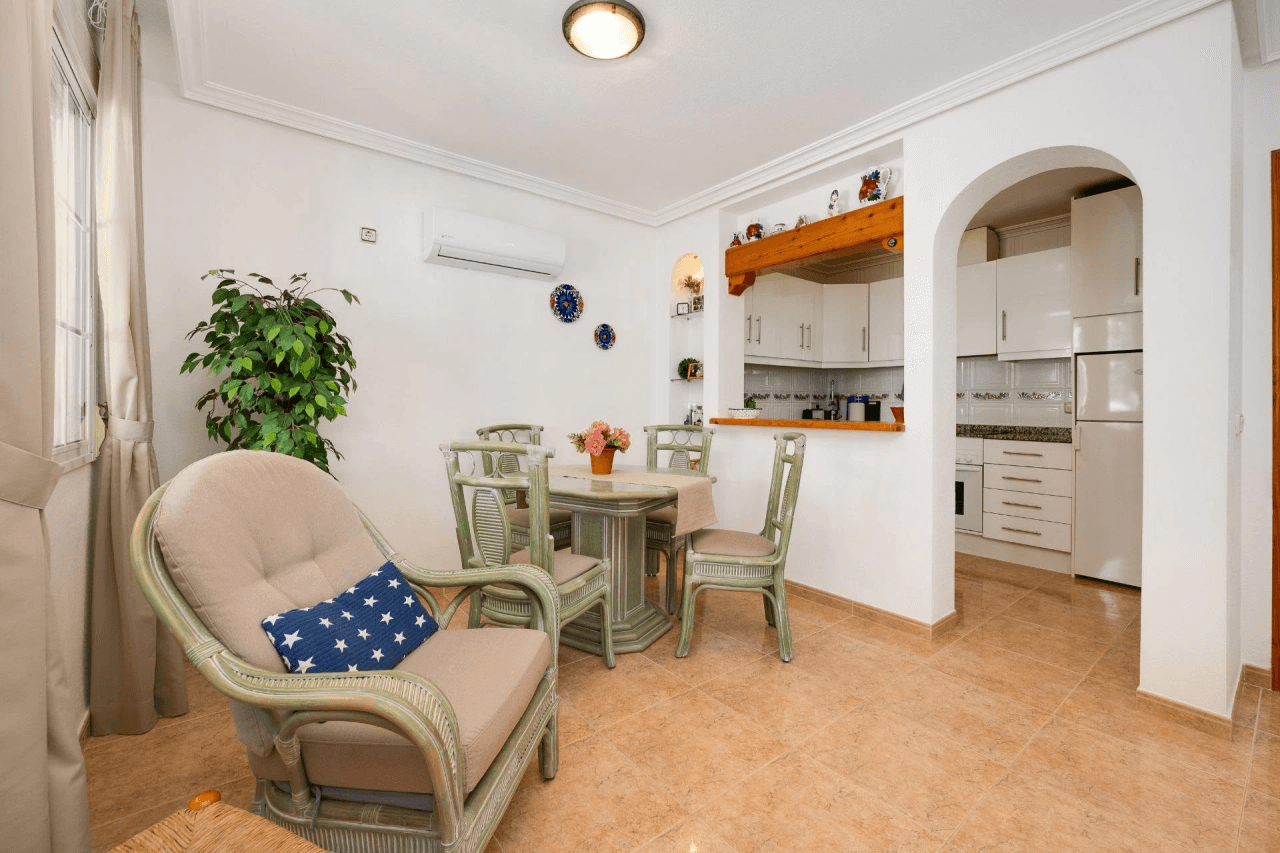 Casa adosada en Orihuela Costa, 2 dormitorios, en venta.