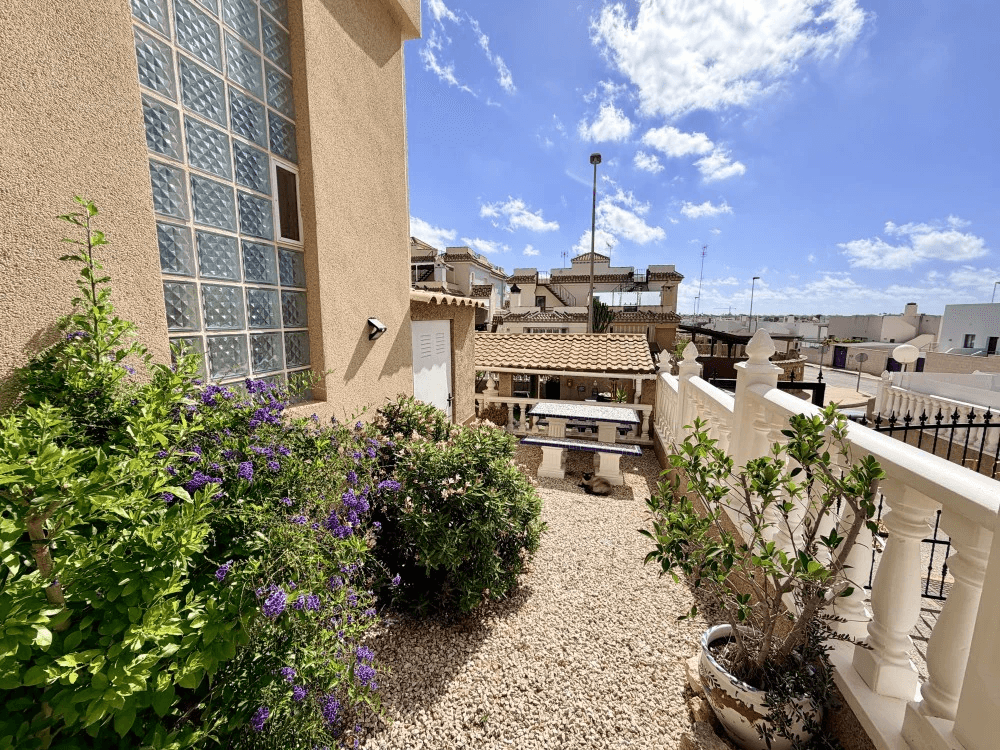 Casa adosada en venta de 3 dormitorios en Orihuela, Villamartin