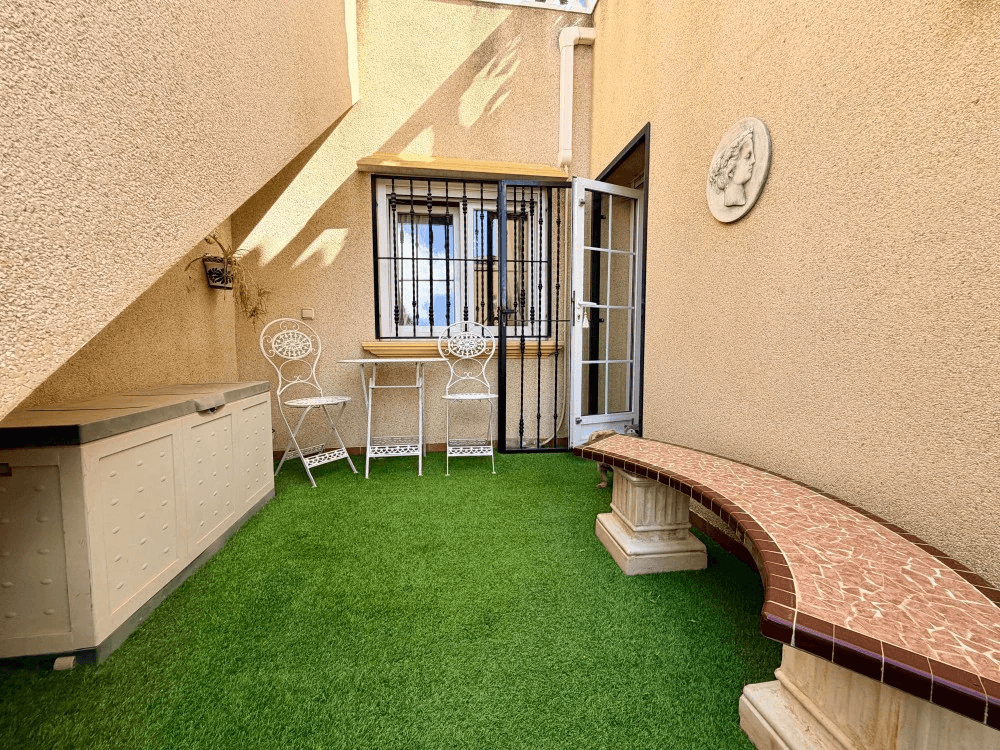 Casa adosada en venta de 3 dormitorios en Orihuela, Villamartin