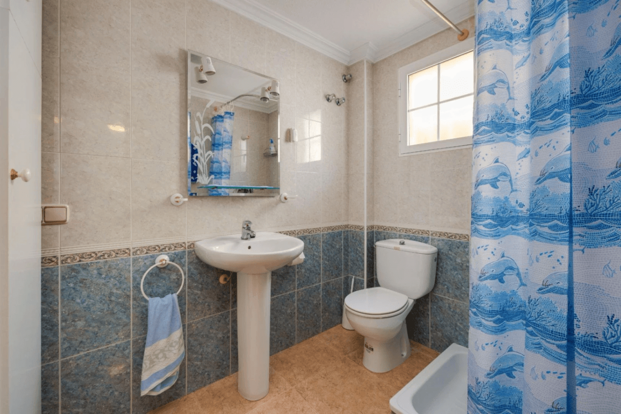 Casa adosada en Orihuela Costa, 2 dormitorios, en venta.