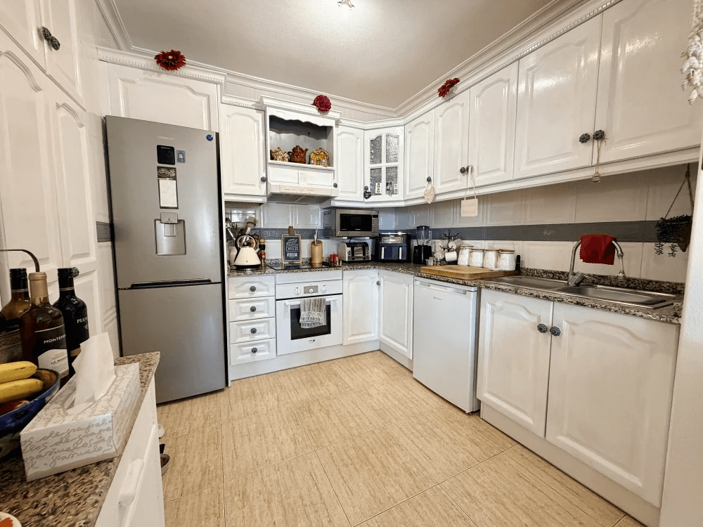 Casa adosada en venta de 3 dormitorios en Orihuela, Villamartin