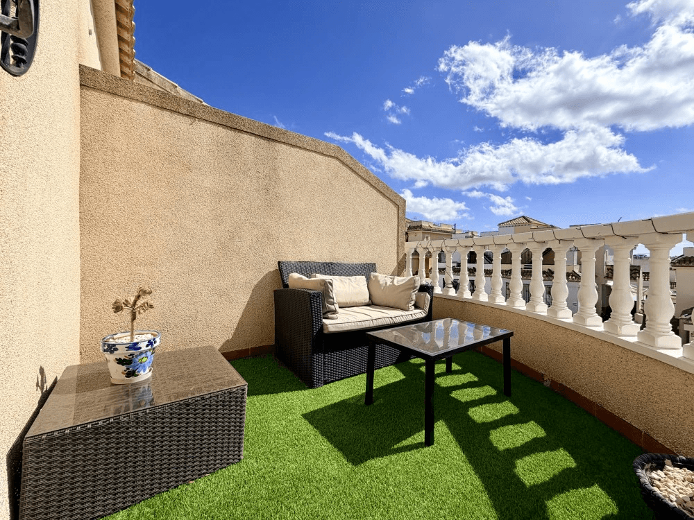 Casa adosada en venta de 3 dormitorios en Orihuela, Villamartin