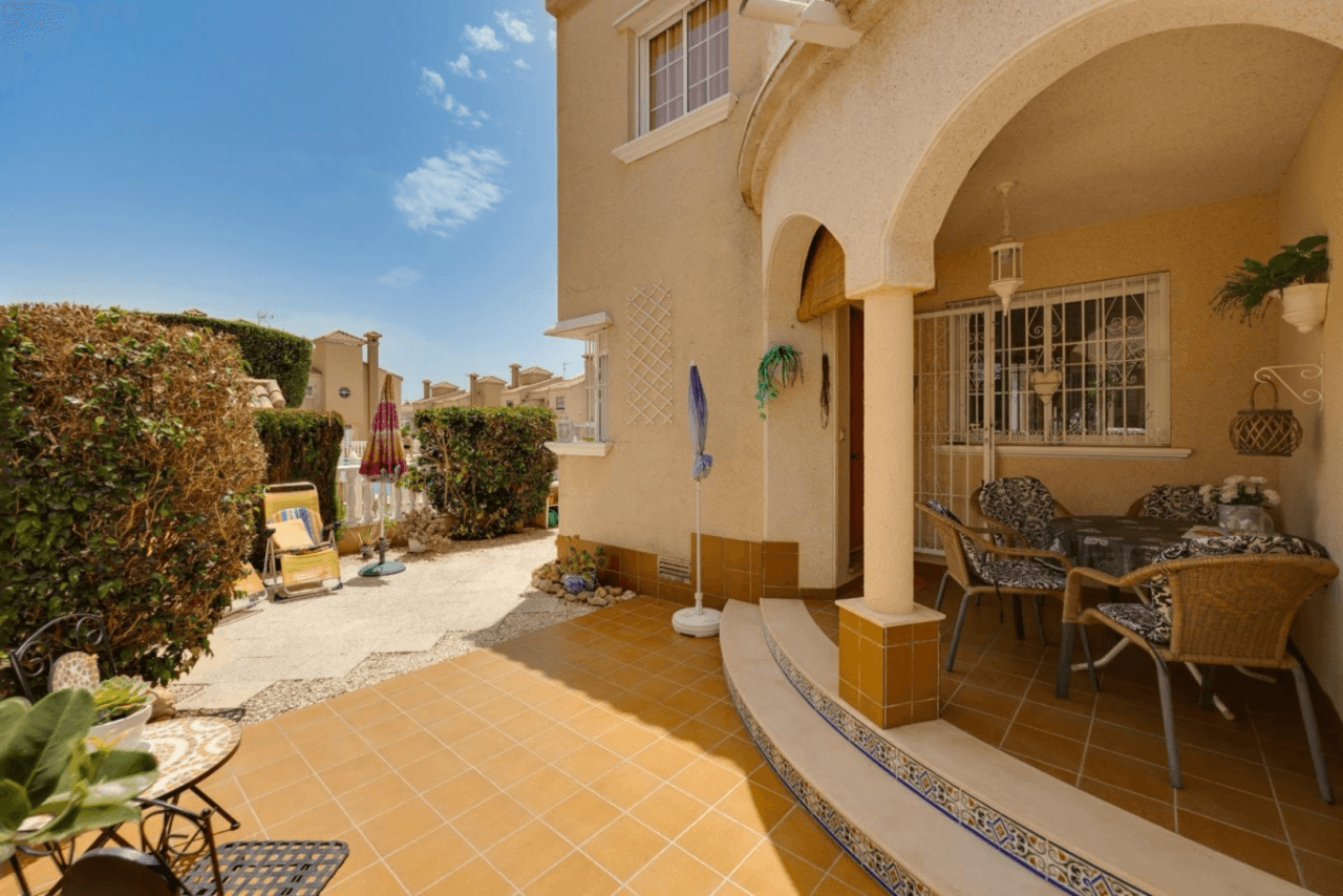 Casa adosada en venta en Orihuela Costa, 2 dormitorios, 2 baños
