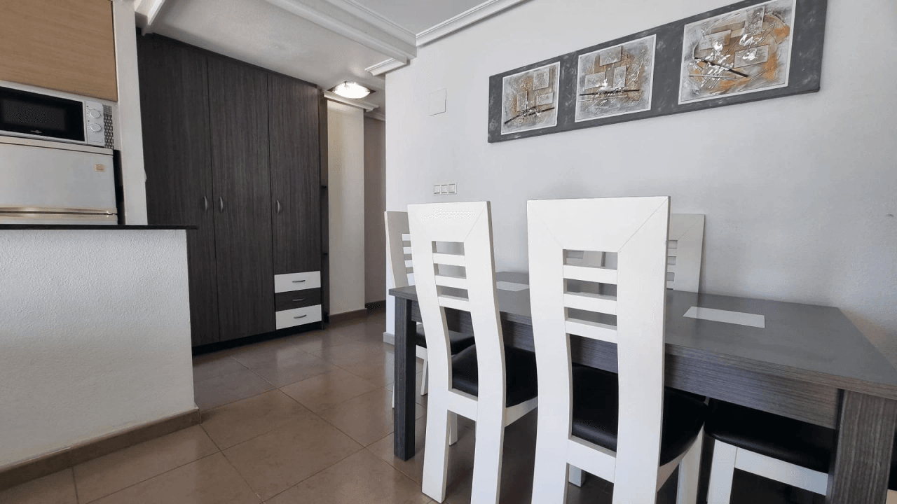 Apartamento en venta de 2 habitaciones en Torrevieja Centro