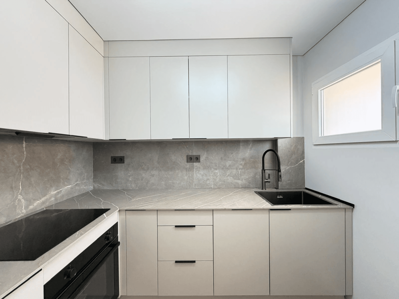 Apartamento en venta en Punta Prima, Torrevieja, 3 habitaciones.