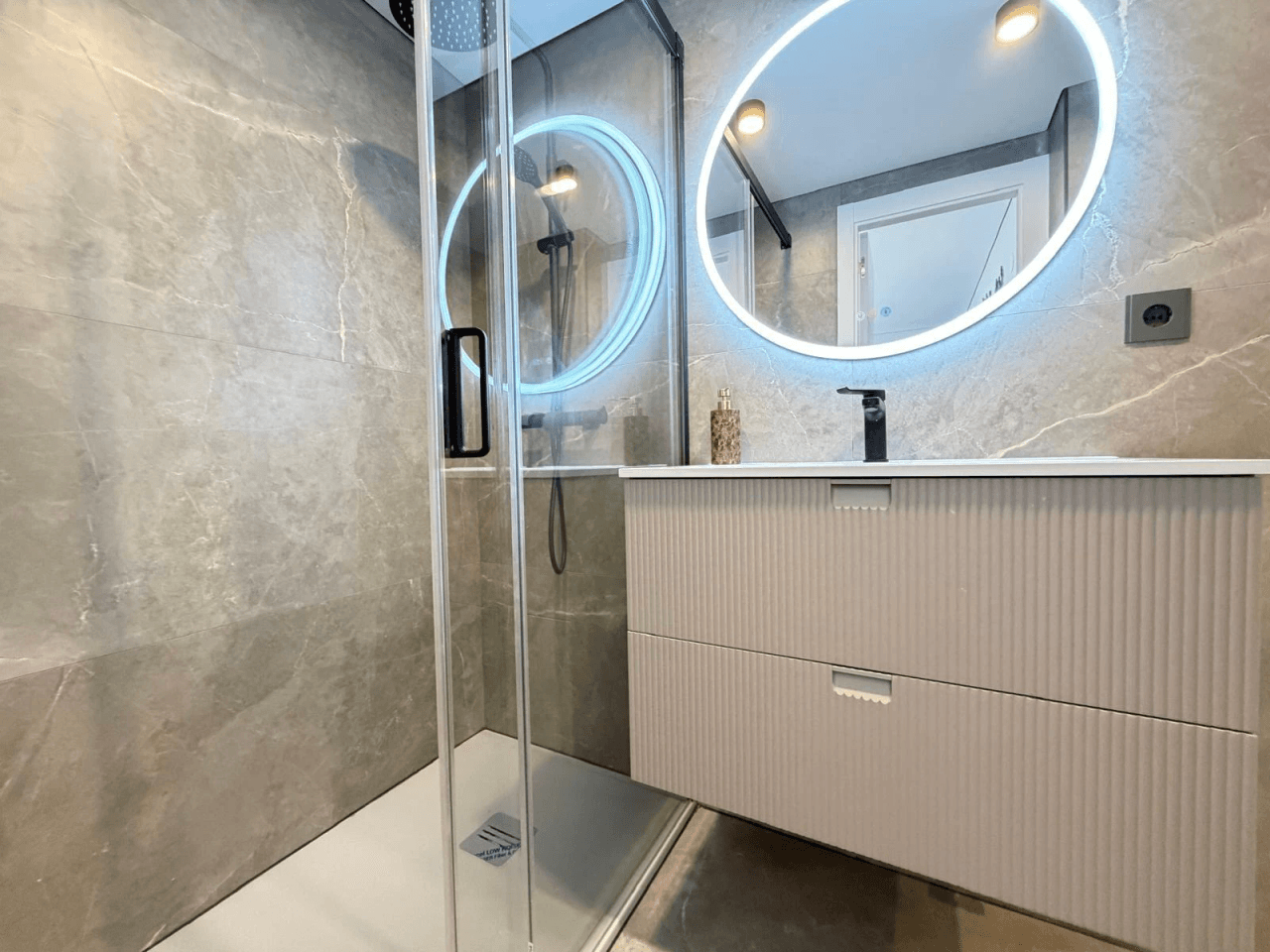 Apartamento en venta en Punta Prima, Torrevieja, 3 habitaciones.