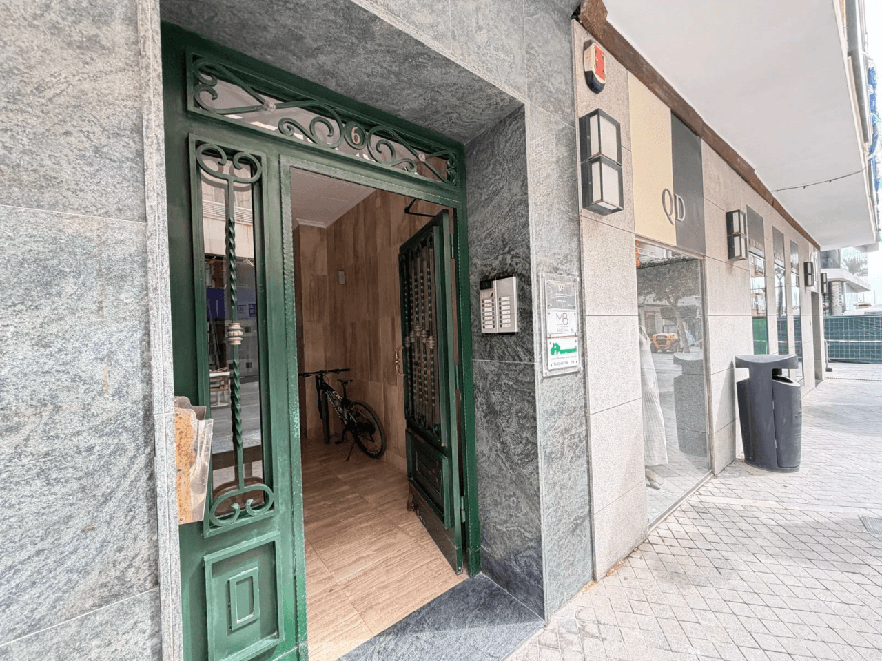 Apartamento en venta de 3 dormitorios en Puerto, Torrevieja.