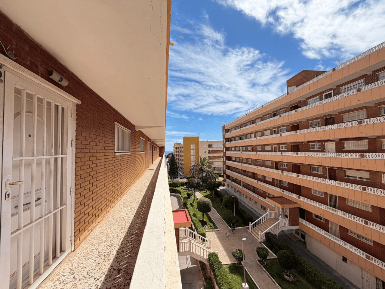 Apartamento en venta en Punta Prima, Torrevieja, 3 habitaciones.
