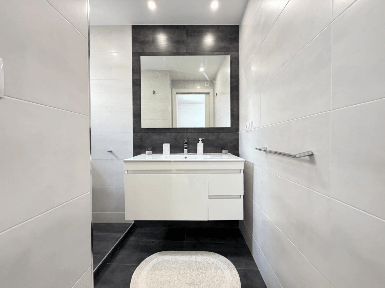 Apartamento en venta de 3 dormitorios en Puerto, Torrevieja.