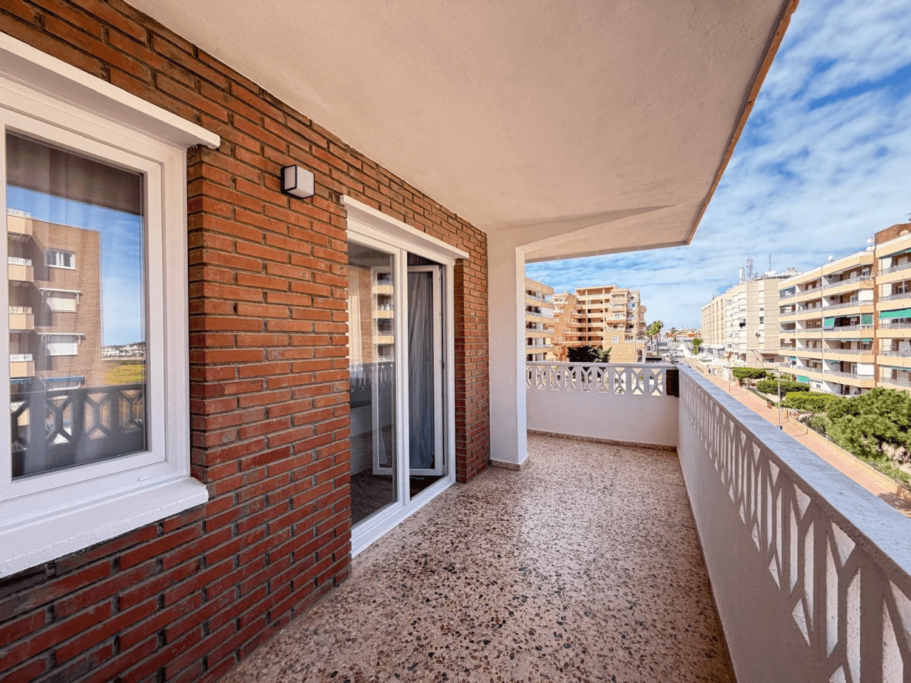 Apartamento en venta en Punta Prima, Torrevieja, 3 habitaciones.
