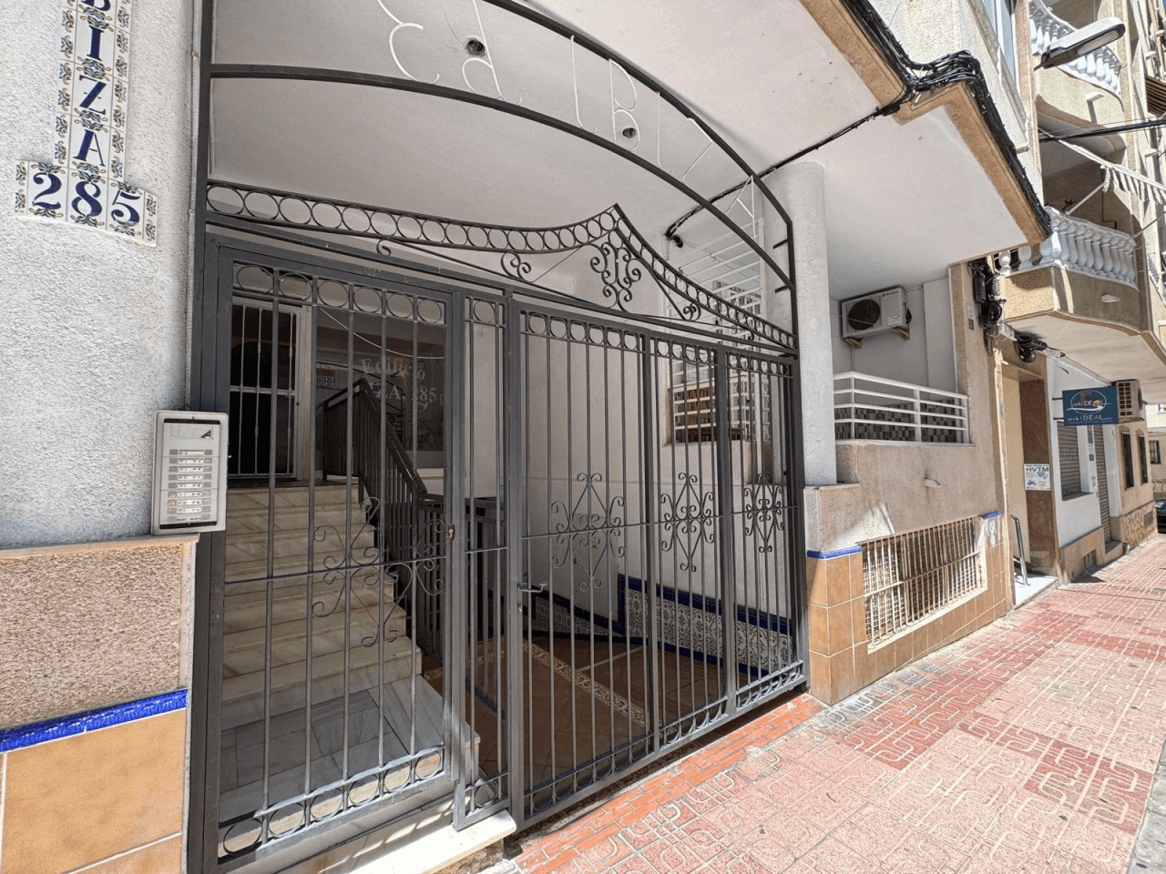 Apartamento en venta de 2 habitaciones en Playa de los Locos, Torrevieja