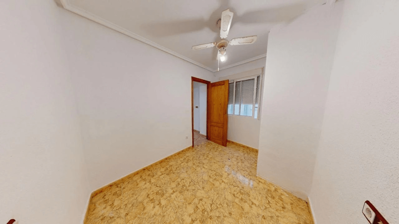 Apartamento en venta de 2 dormitorios en Torrevieja Centro