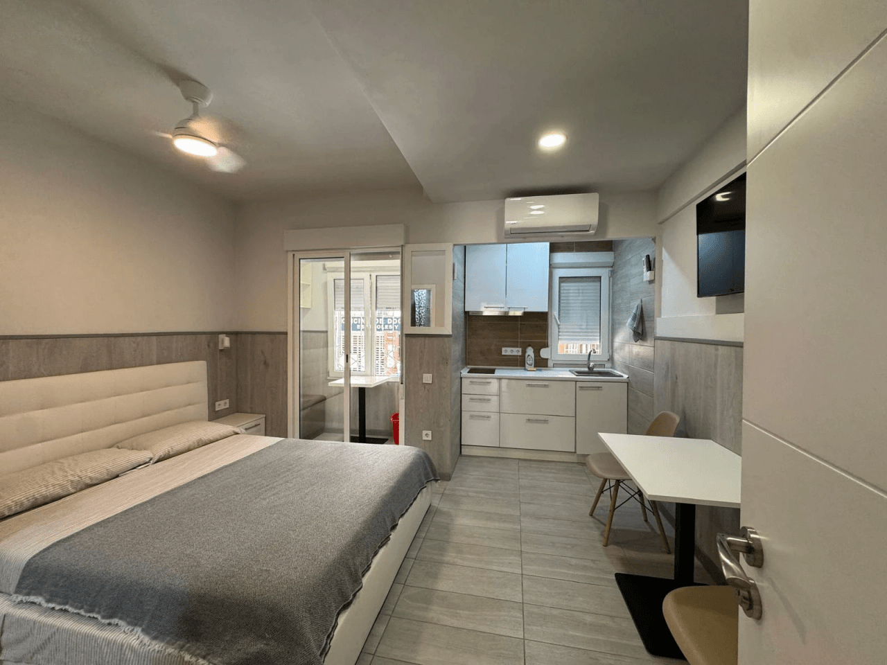 Apartamento en venta de 2 dormitorios en Playa de los Locos, Torrevieja.