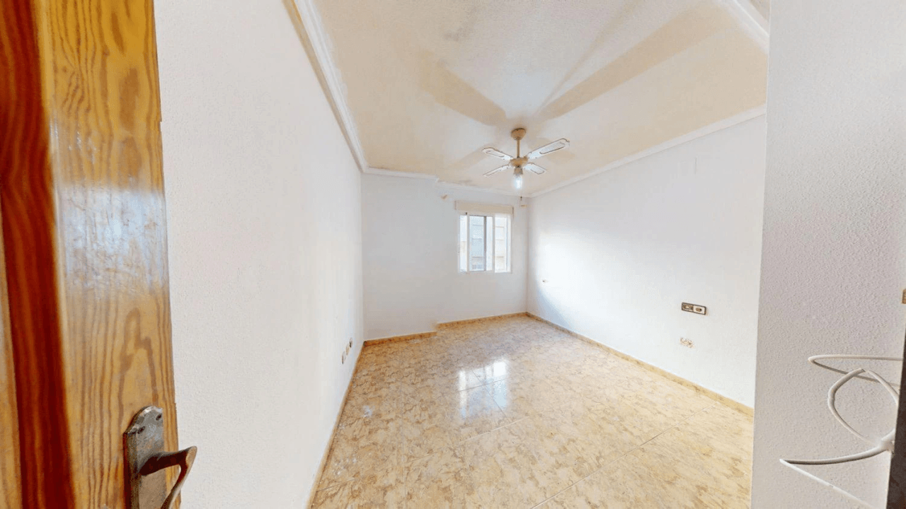 Apartamento en venta de 2 dormitorios en Torrevieja Centro