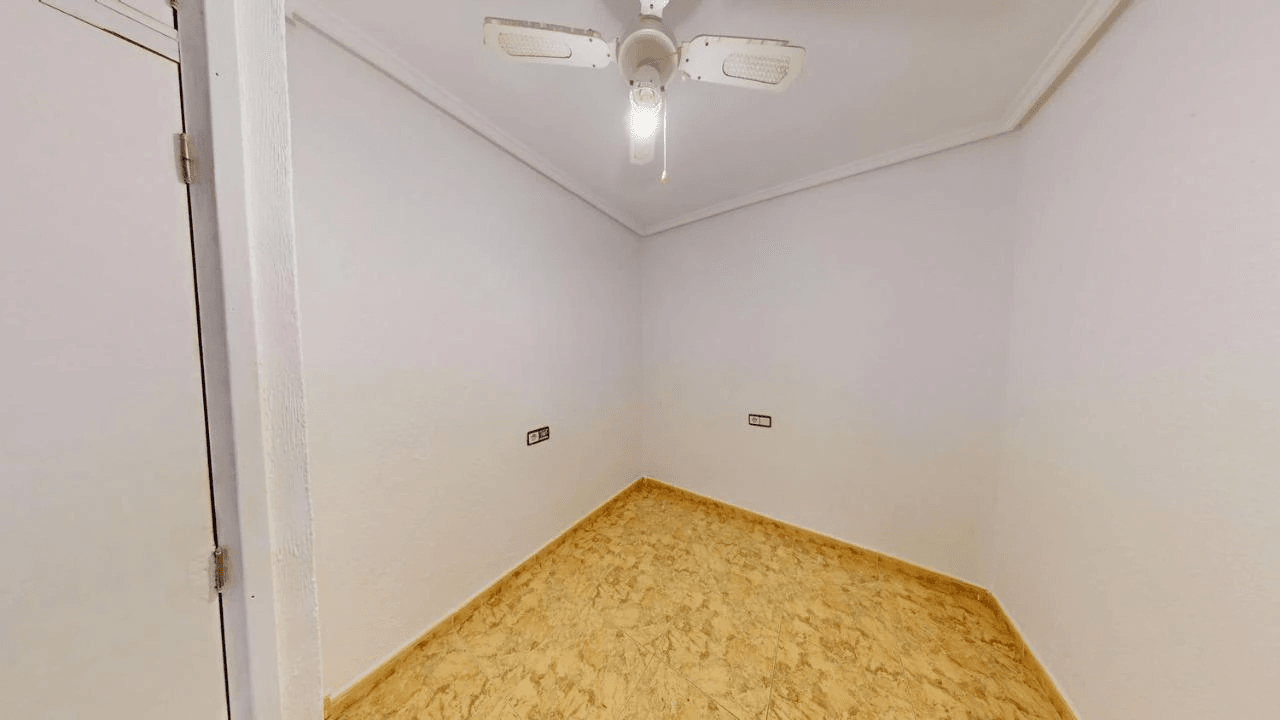 Apartamento en venta de 2 dormitorios en Torrevieja Centro