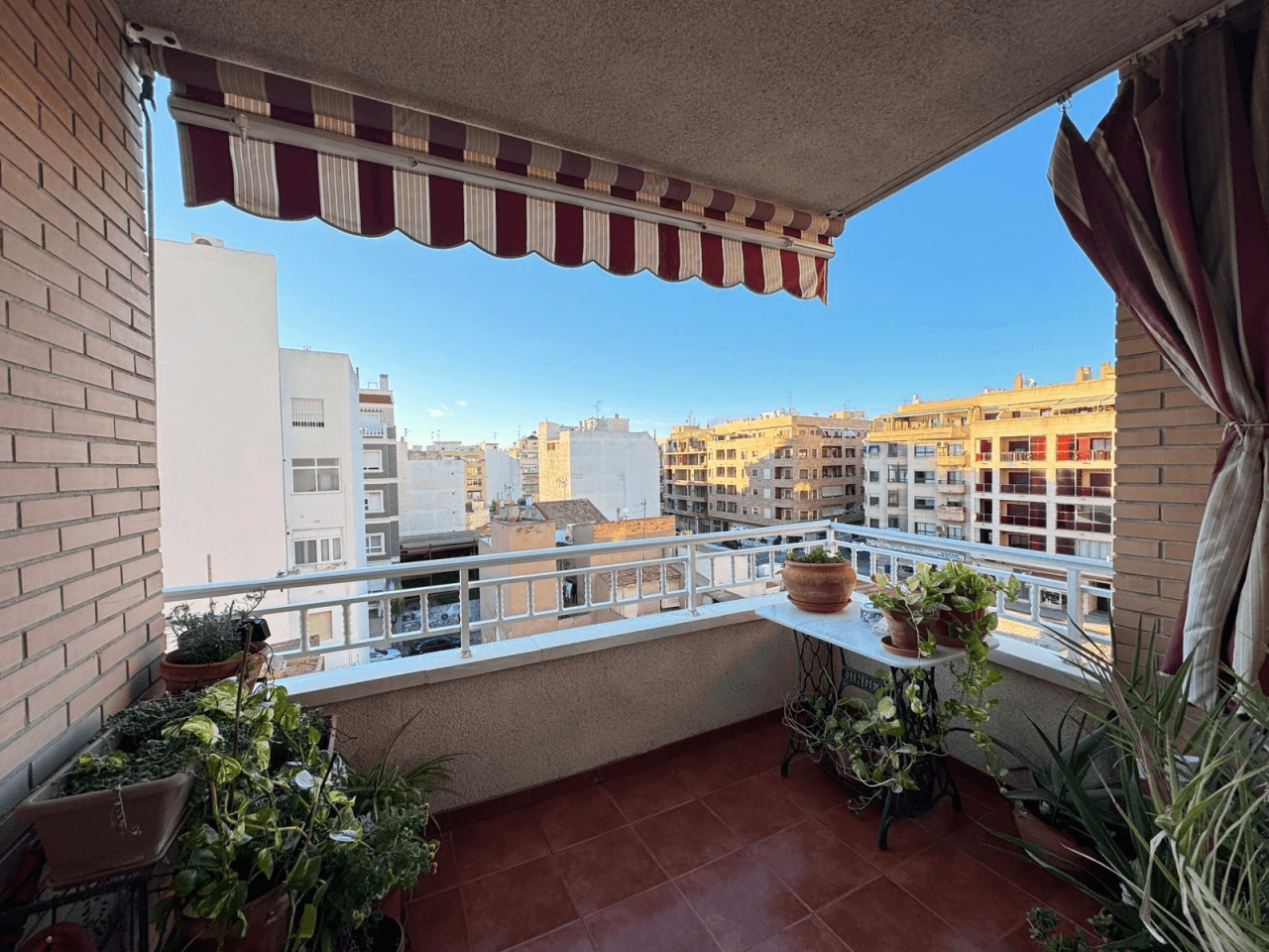 Apartamento en venta de 4 dormitorios en el Centro de Torrevieja