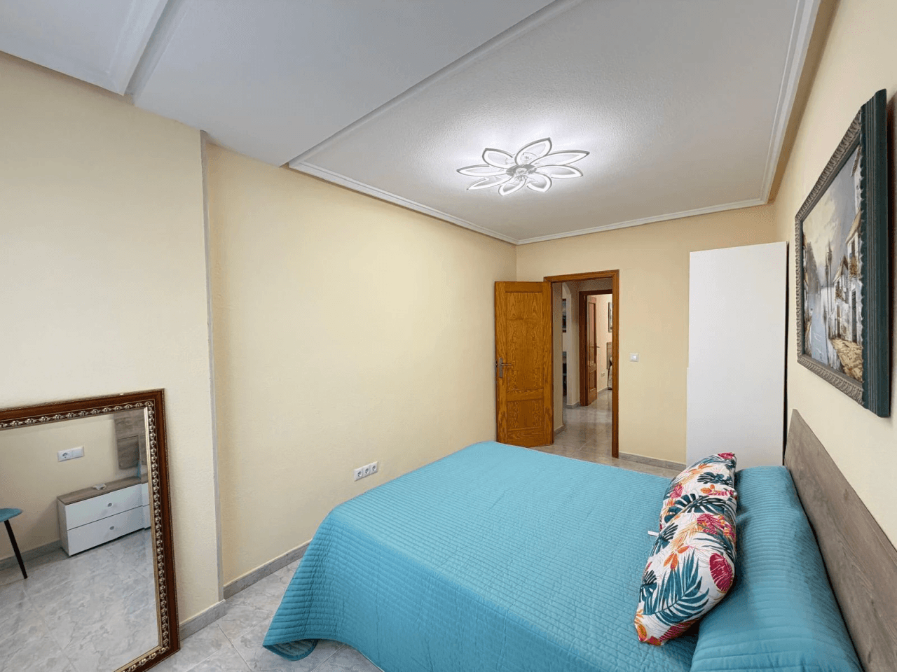 Apartamento en venta de 3 dormitorios en Playa del Cura, Torrevieja.
