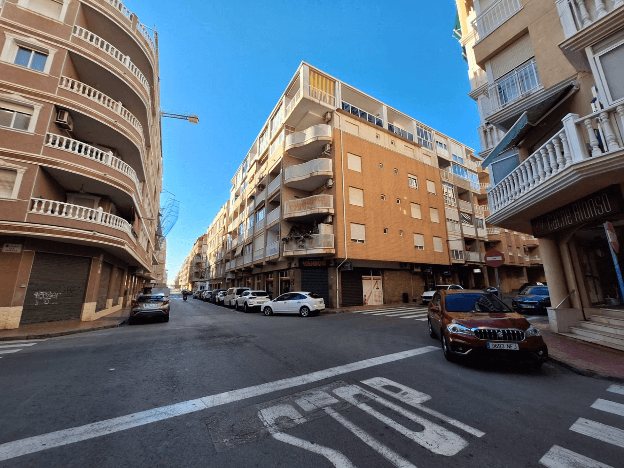 Apartamento en venta de 3 dormitorios en Playa de los Locos, Torrevieja