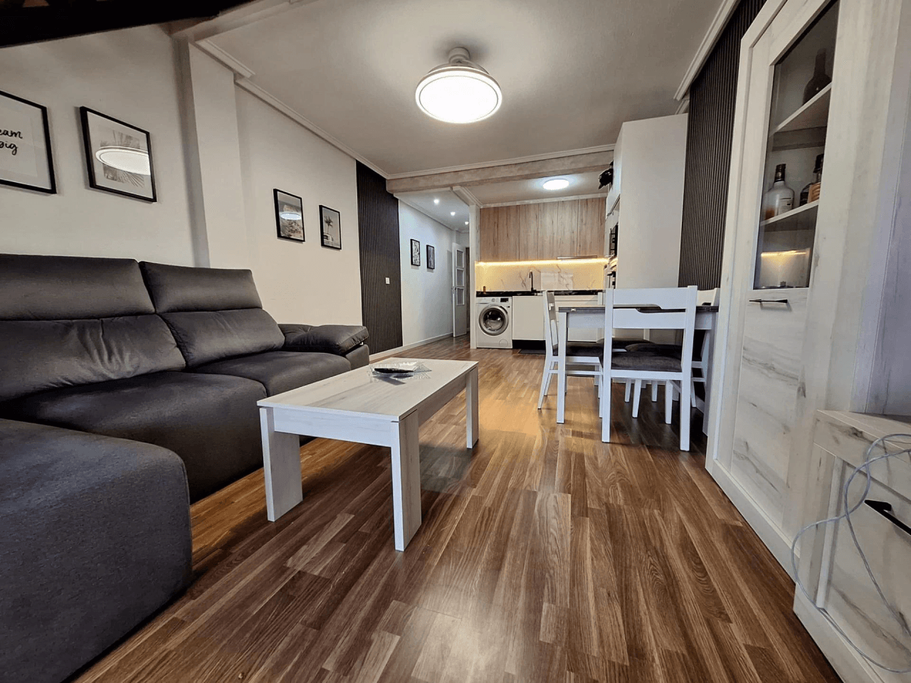 Apartamento en venta de 3 dormitorios en Playa de los Locos, Torrevieja