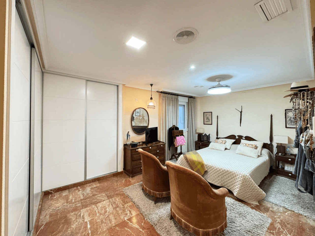 Apartamento en venta de 4 dormitorios en el Centro de Torrevieja