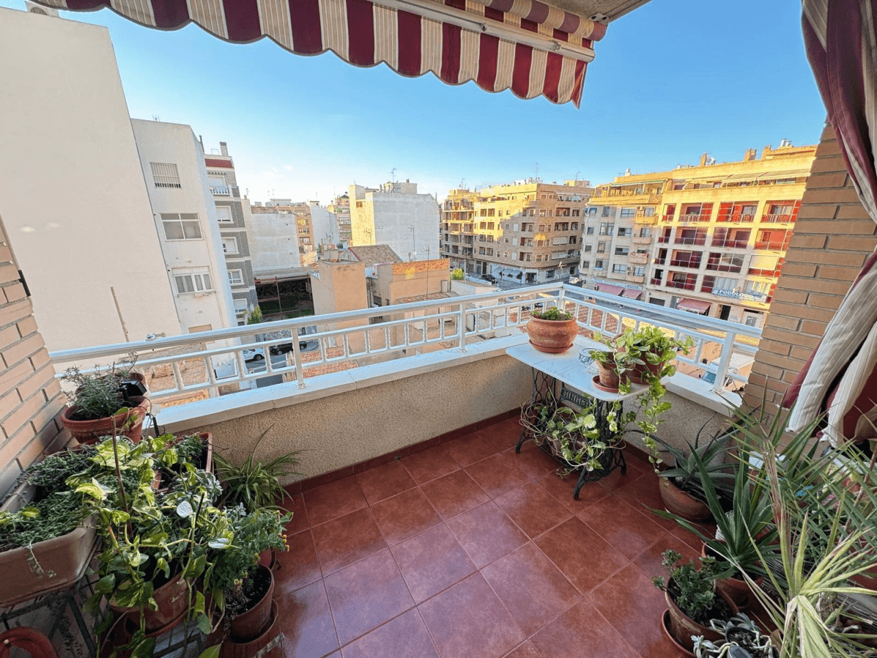 Apartamento en venta de 4 dormitorios en el Centro de Torrevieja