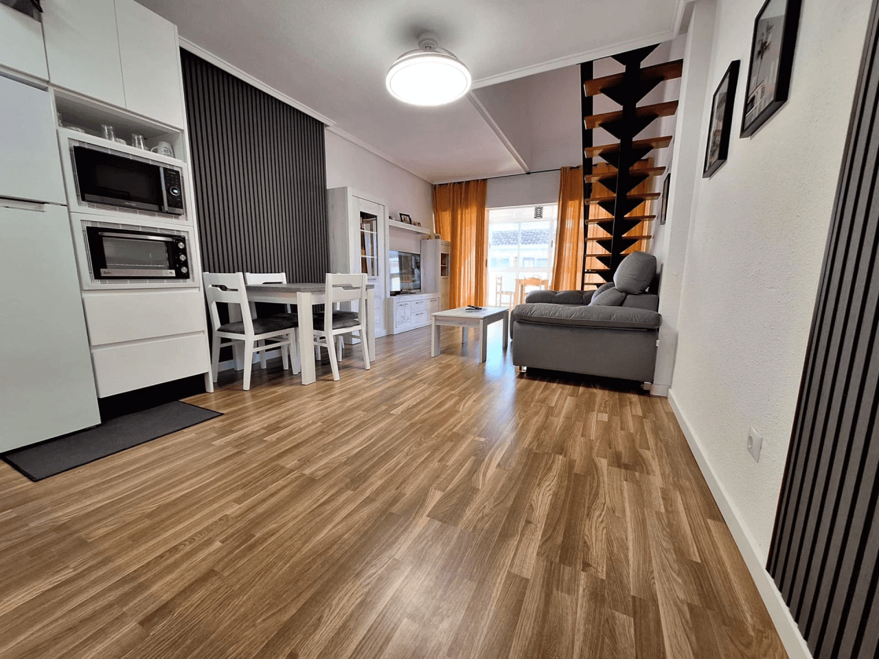 Apartamento en venta de 3 dormitorios en Playa de los Locos, Torrevieja