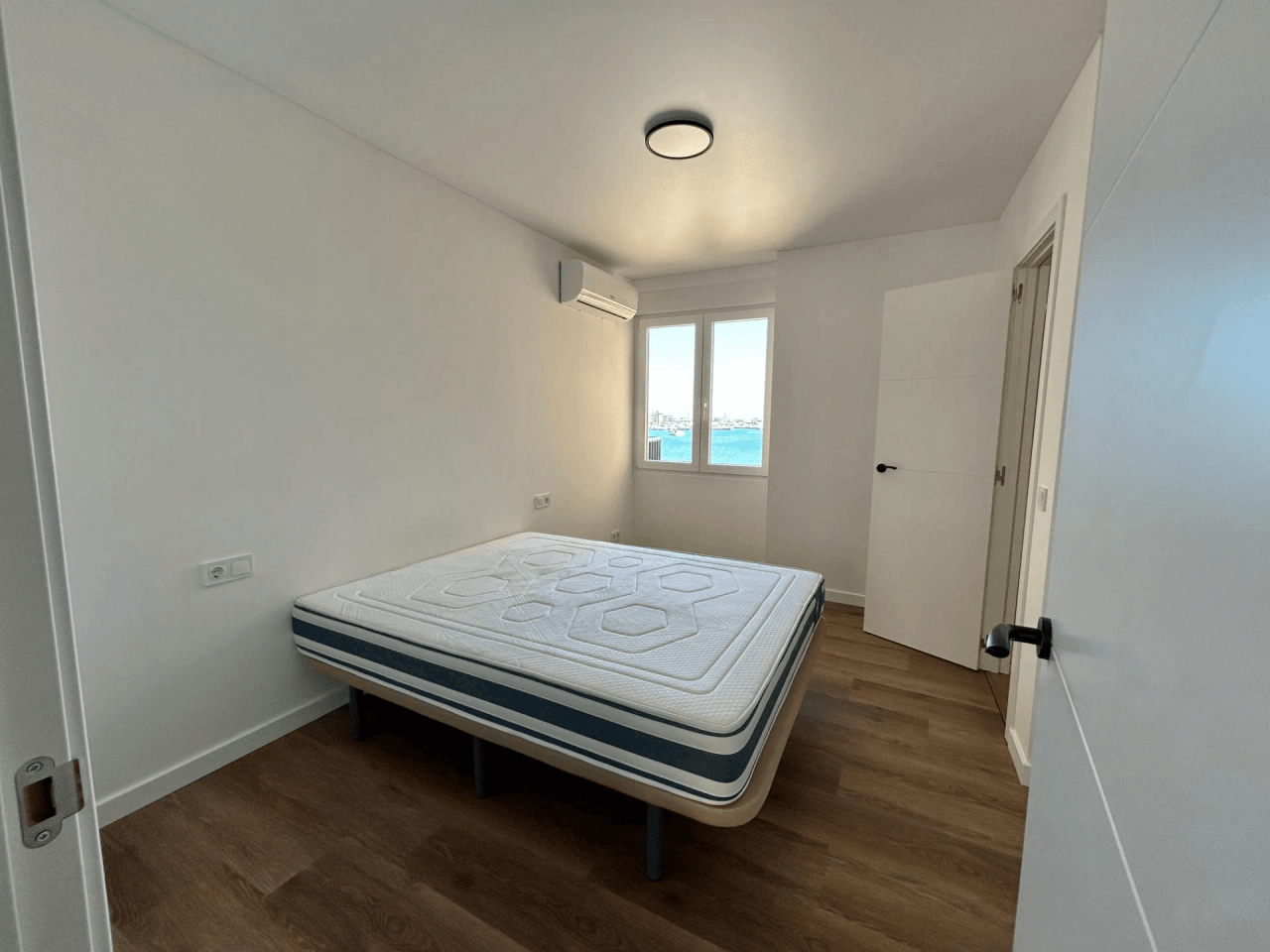 Apartamento en venta de 2 dormitorios en Playa del Acequión, Torrevieja
